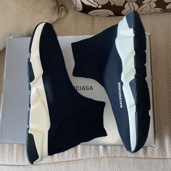 New authentic BALENCIAGA sock sneakers - Picture 2 of 11